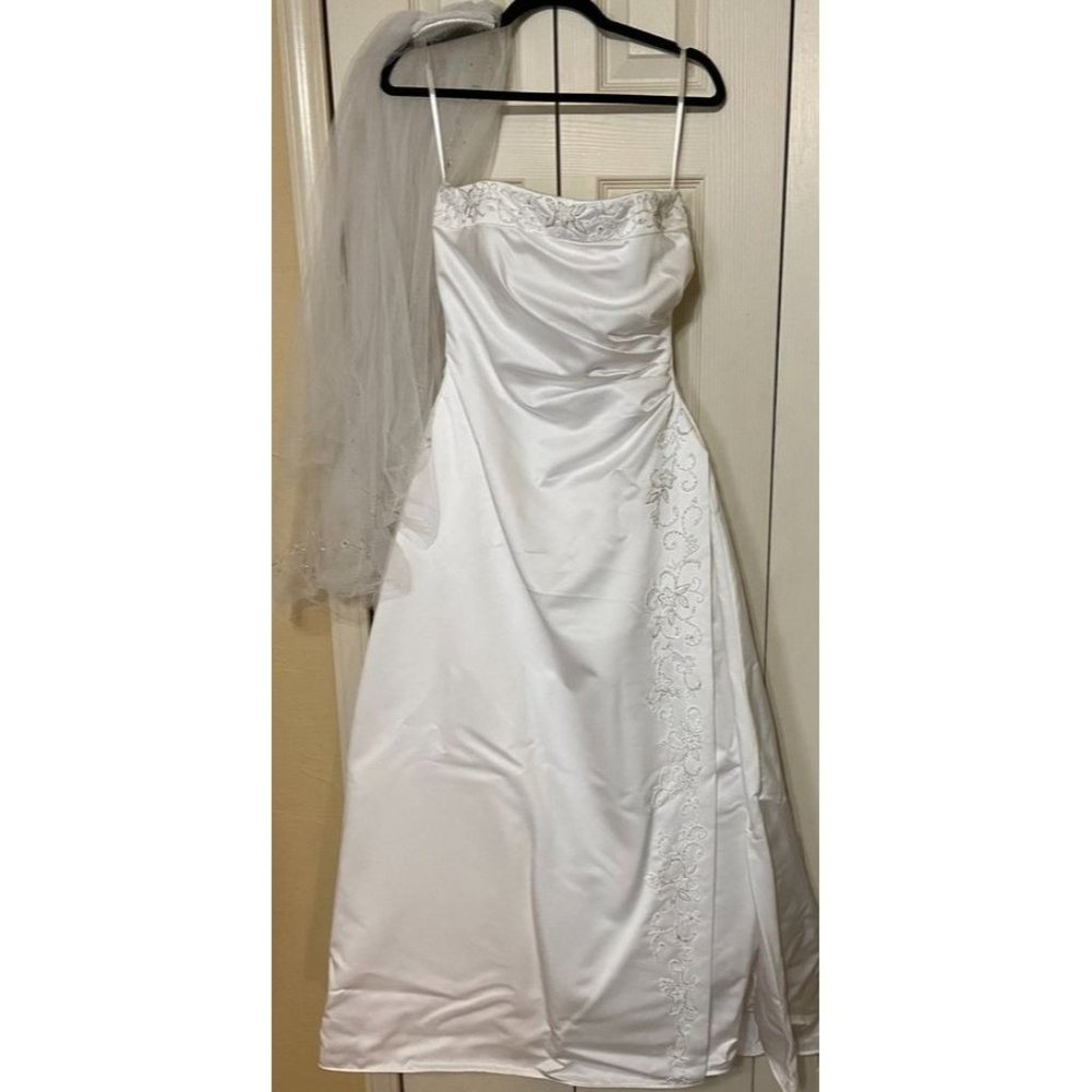MACIS Wedding Dress White Full Length Polyester Women Size 8 w/Preservation Kit
